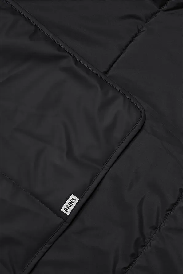 Rains Waterproof Quilted Packable Blanket (Black)