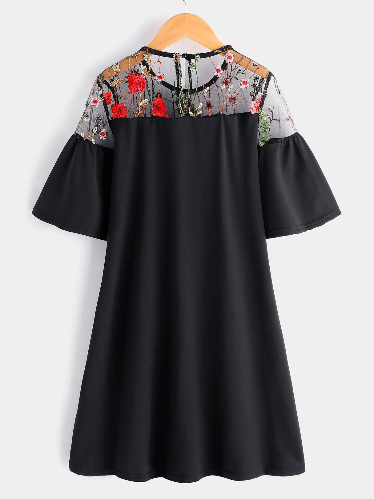 Wholesale Black Round Neck Short Sleeve Floral Print Embroidered Casual Dresses